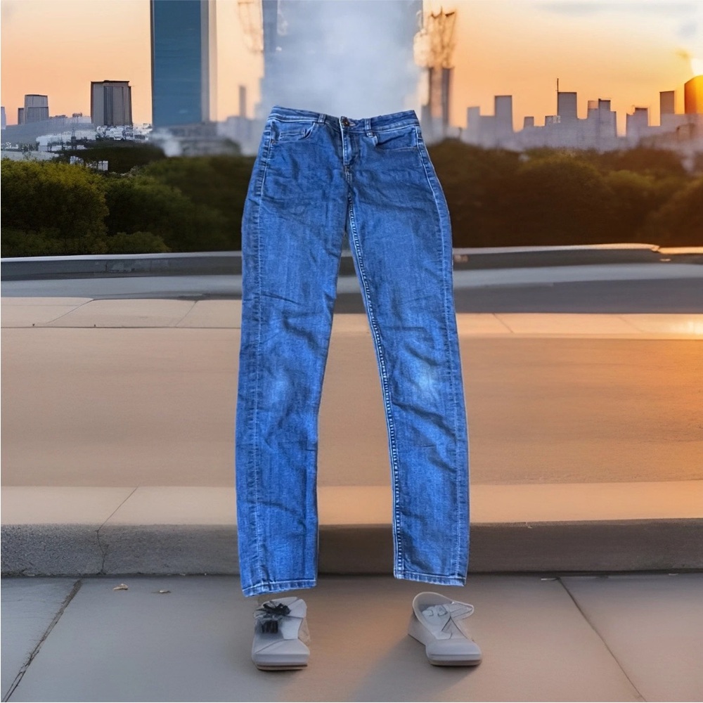 Blue jeans size 2 divided by h&m